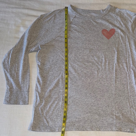 🤍Women’s Aerie Crewneck Long Sleeve with Heart Decal – Light Grey, Size Large - Picture 2 of 5